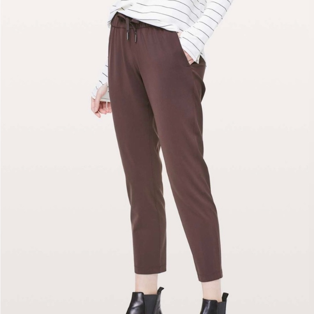 Lululemon Athletica On The Fly 7/8 Pant
